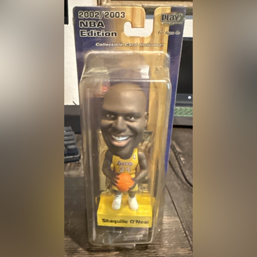 Shaquille O’Neal LA Lakers NBA Bobble Head Upper Deck 
Play Makers 2002/2003